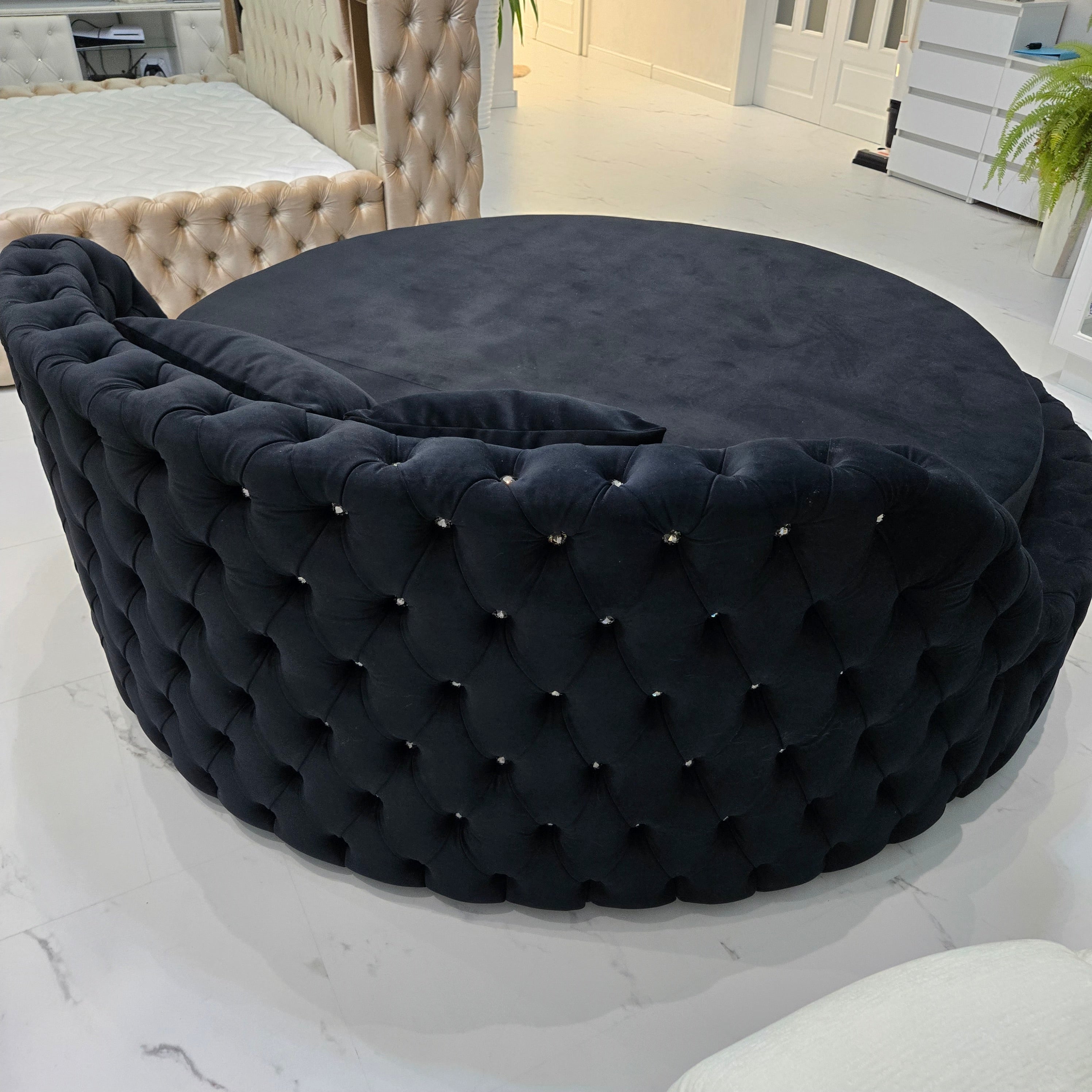 Luxusní kulatá postel CHESTERFIELD BLACK – 200 cm