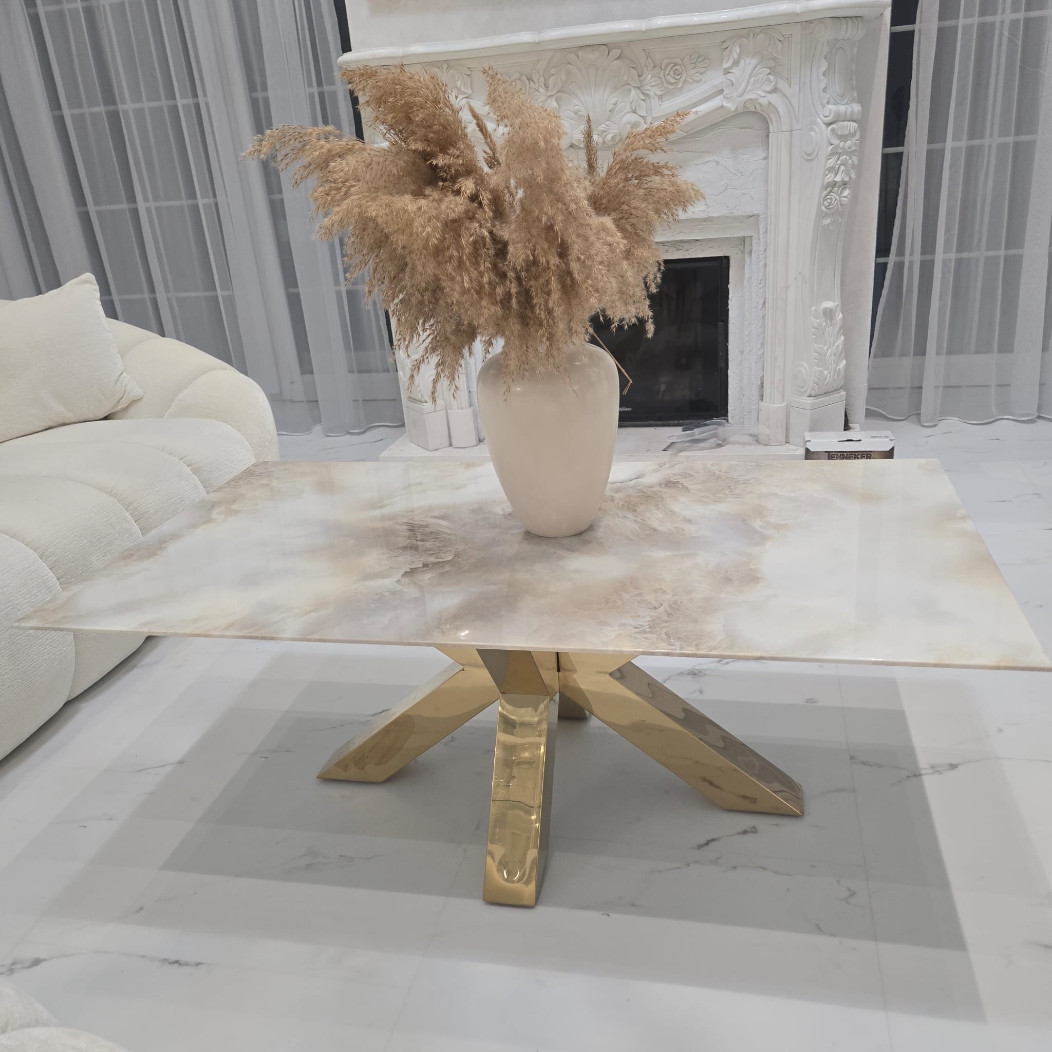Konferenční stolek s mramorovým dekorem a zlatou podnoží – 130 × 70 cm
