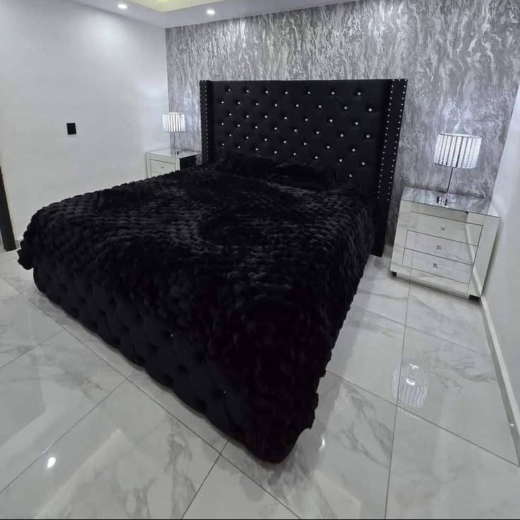 Postel Black Crystal